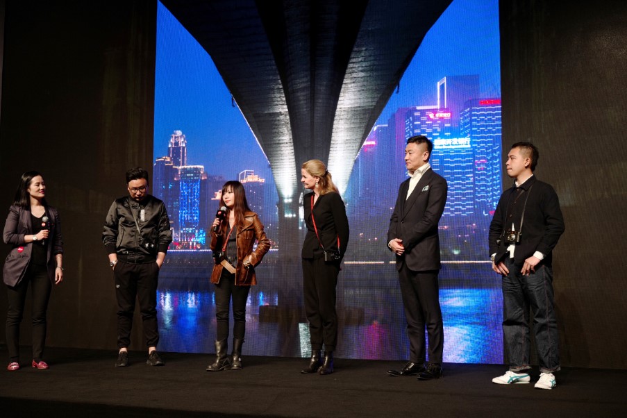 徕卡画廊全球艺术总监Karin Rehn-Kaufmann女士与四位和品牌渊源深厚的中国摄影师亲切互动